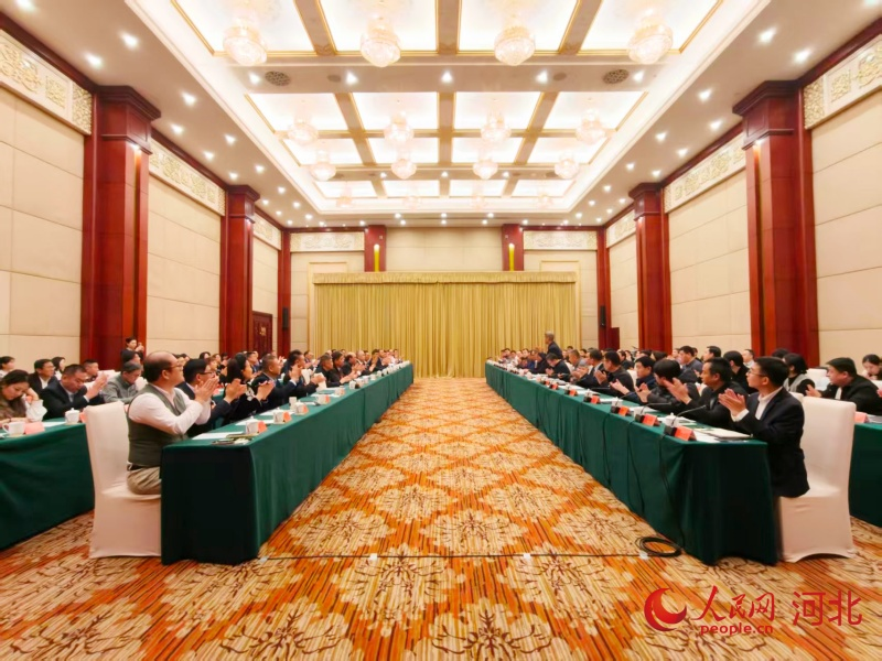 1月27日,河北省特色产业集群企业与省政协港澳委员、海外侨胞代表对接会在石家庄举行。人民网记者 朱延生摄