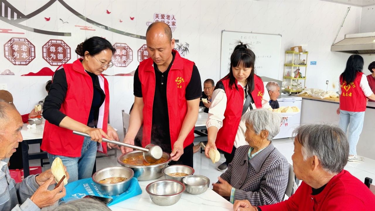 定州西城乡：织密养老服务网 托起幸福“夕阳红”